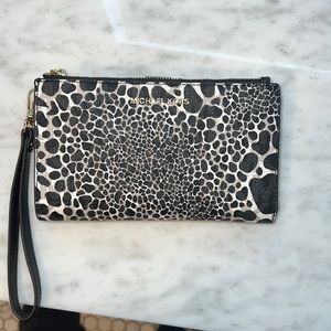 Black and white Michael kors wristlet